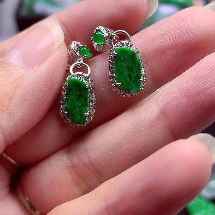 翡翠银S925镶嵌颈饰翡翠