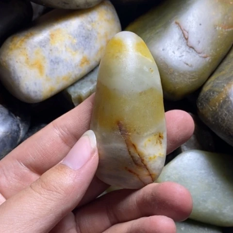 未镶嵌和田玉（糖玉）挂件