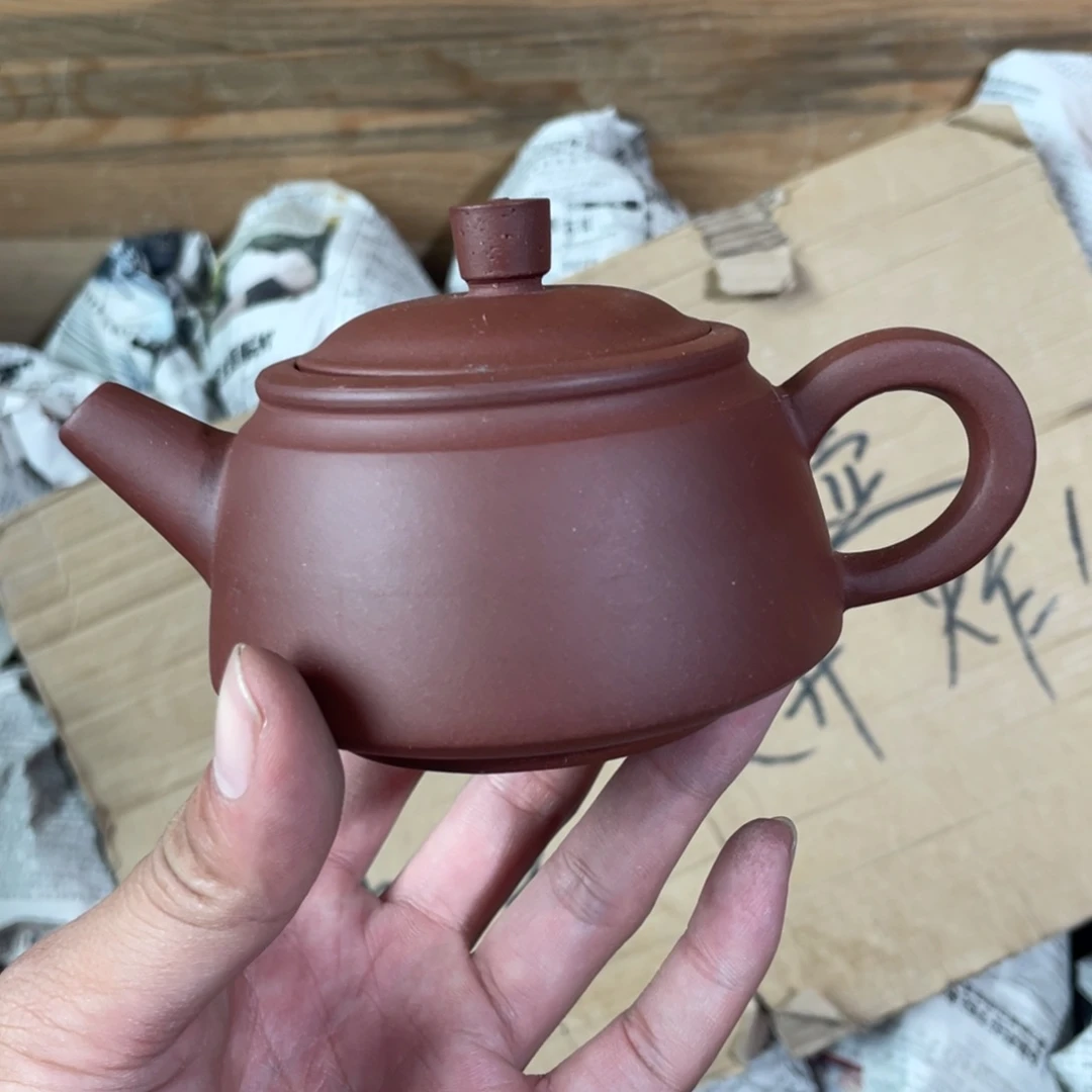 茶壶紫砂老厂紫砂壶一件。