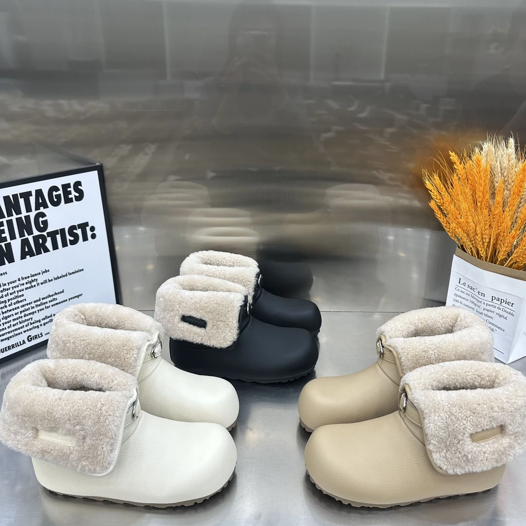 欧洲站时尚雪地靴女2025冬季新款羊毛加绒两穿平底娃娃头雪地棉