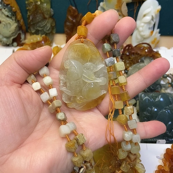 蛇纹石玉未镶嵌吊坠(赠链)