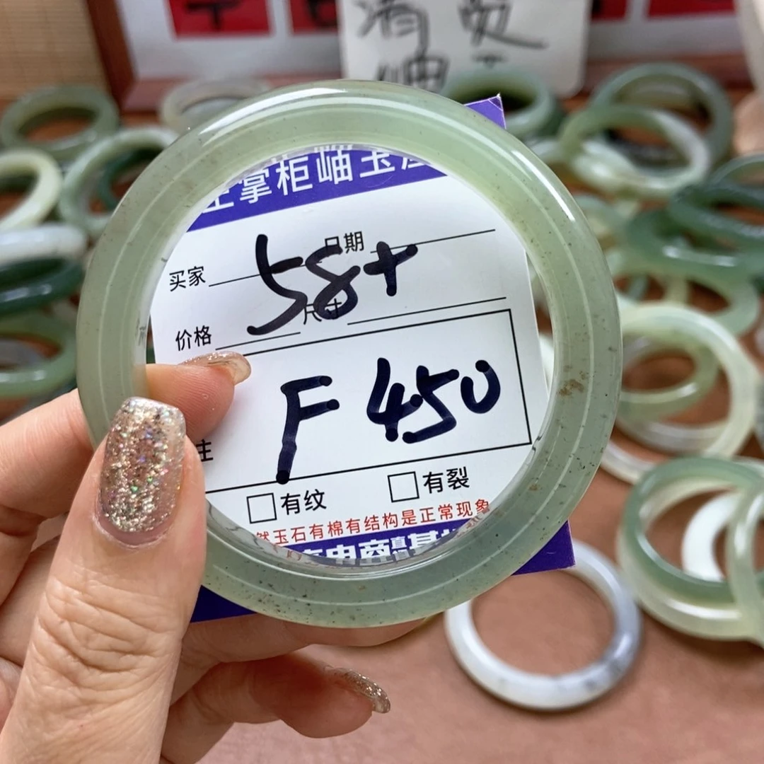 岫玉手镯手镯未镶嵌