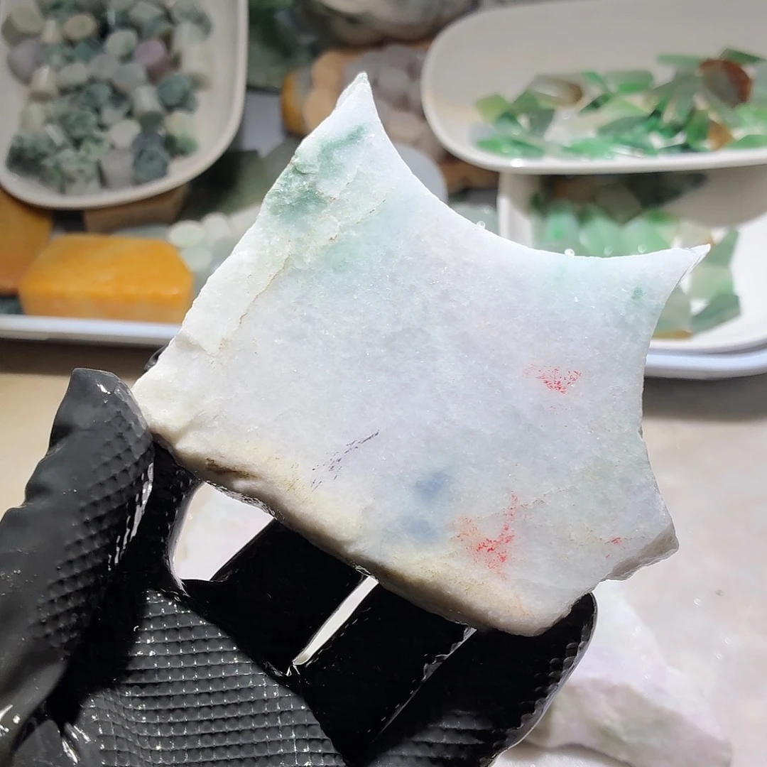 颈饰未镶嵌翡翠边角料