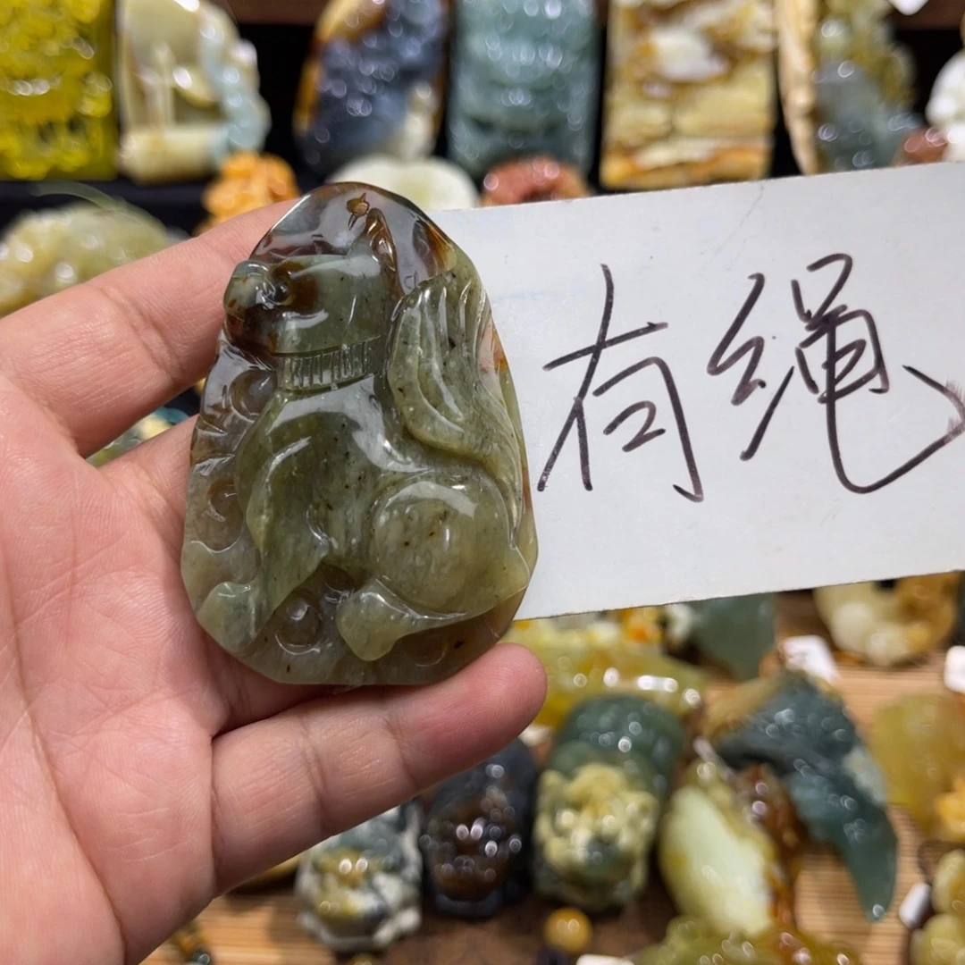 蛇纹石玉未镶嵌颈饰