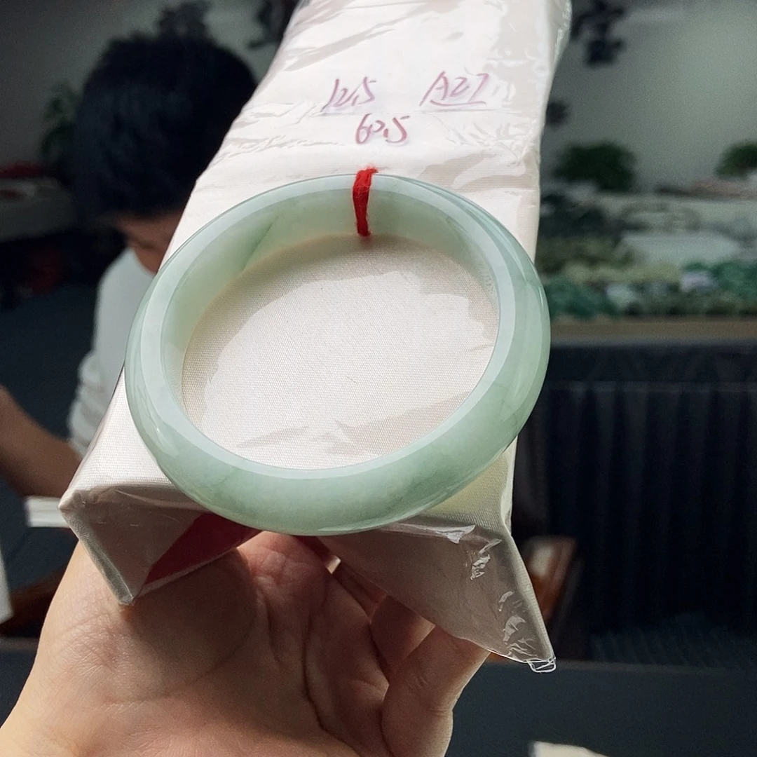 翡翠未镶嵌手镯颜色多样性发拍一发一