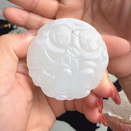 颈饰未镶嵌和田玉（糖玉）