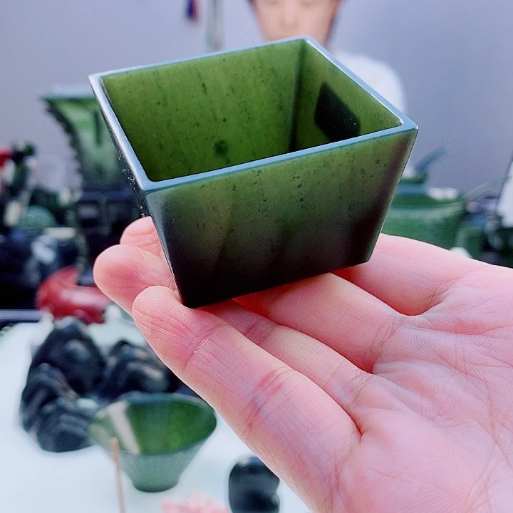 戈***多未镶嵌和田玉（青玉）把件