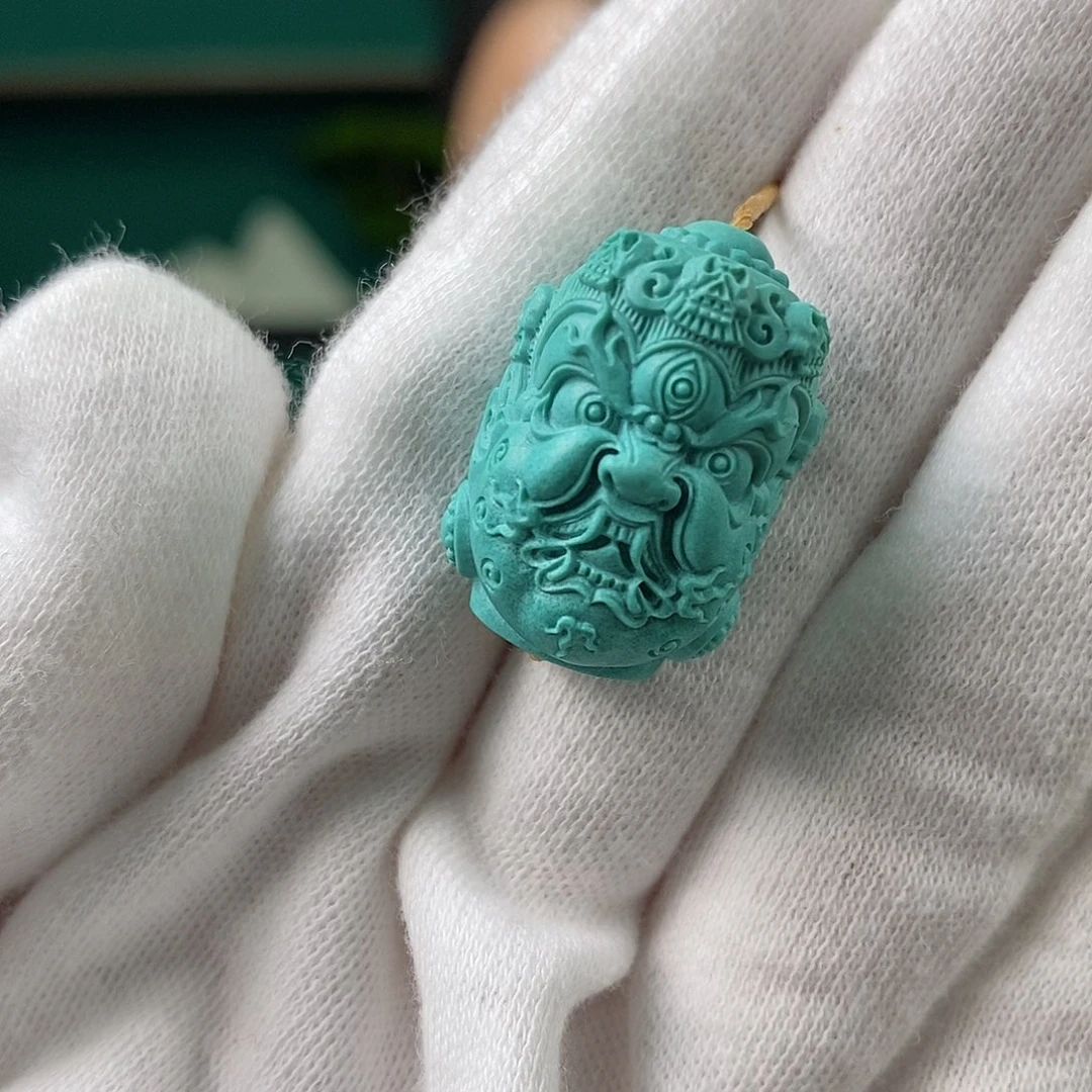 吴***8绿松石未镶嵌挂件