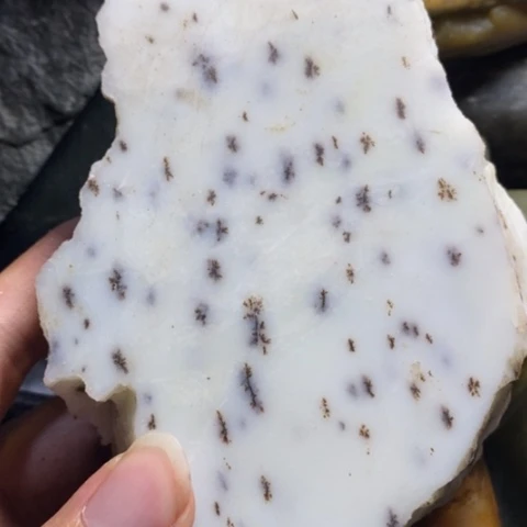 未镶嵌和田玉（糖玉）挂件