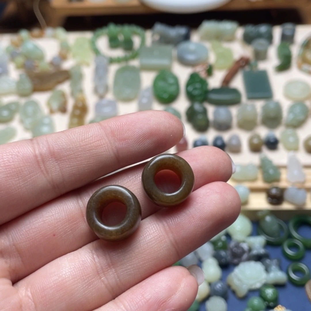 和田玉未镶嵌吊坠(不含链)一个