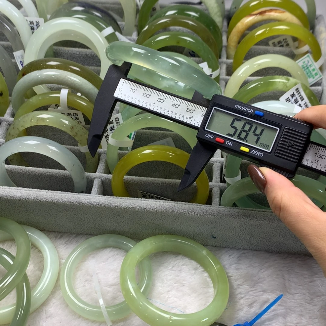 蛇纹石玉未镶嵌手镯354