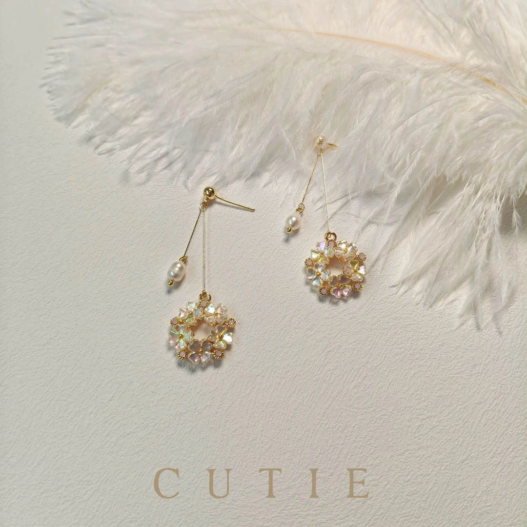 铜合金仿珍珠耳饰 铜合金仿珍珠花朵设计感高级感气质耳环