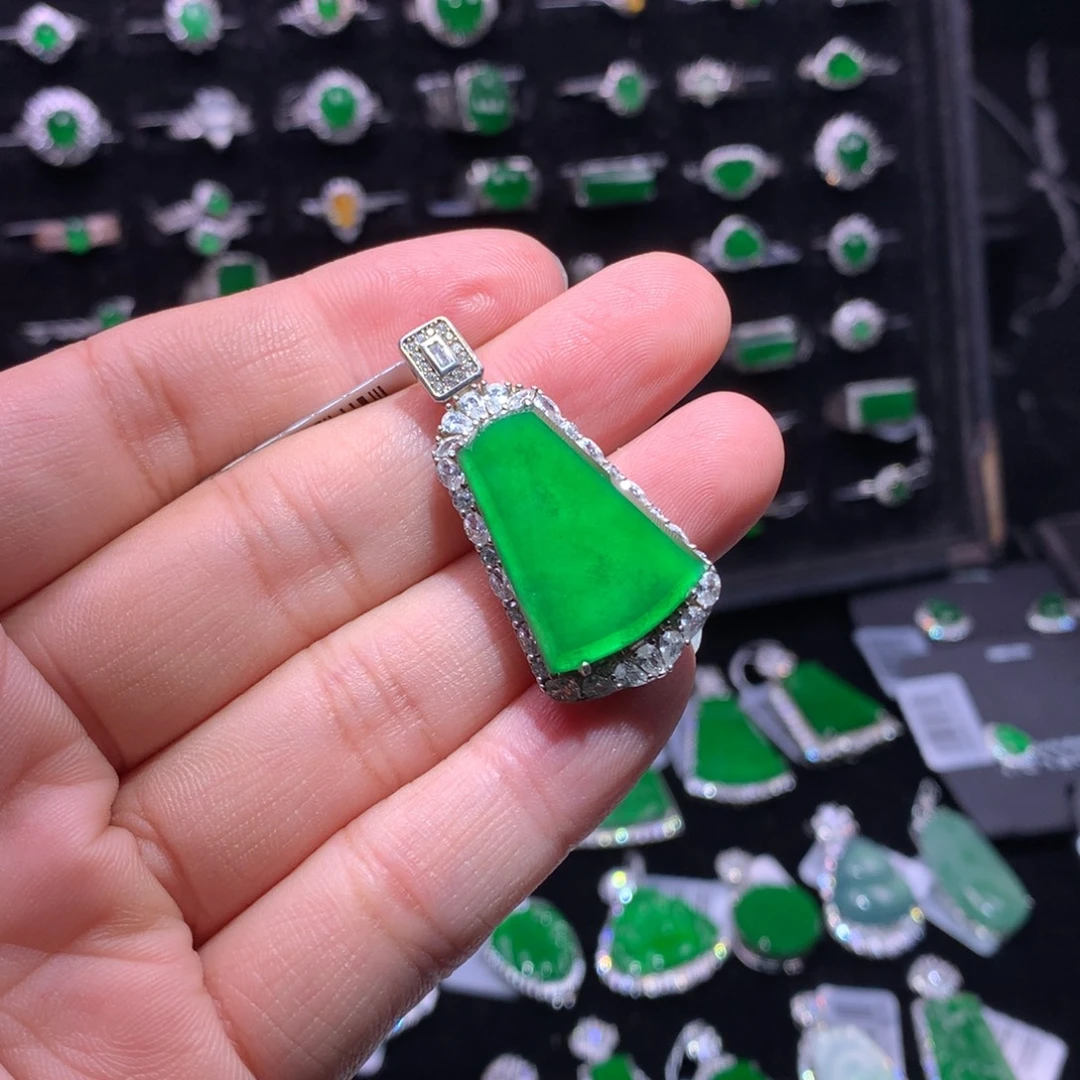 翡翠银S925镶嵌颈饰翡翠