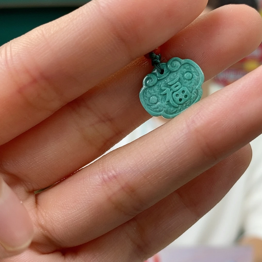 绿松石未镶嵌挂件
