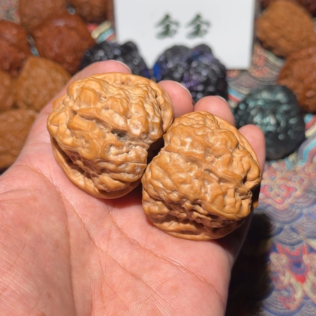 核桃把件1703三角蛙，尺寸42 45 37