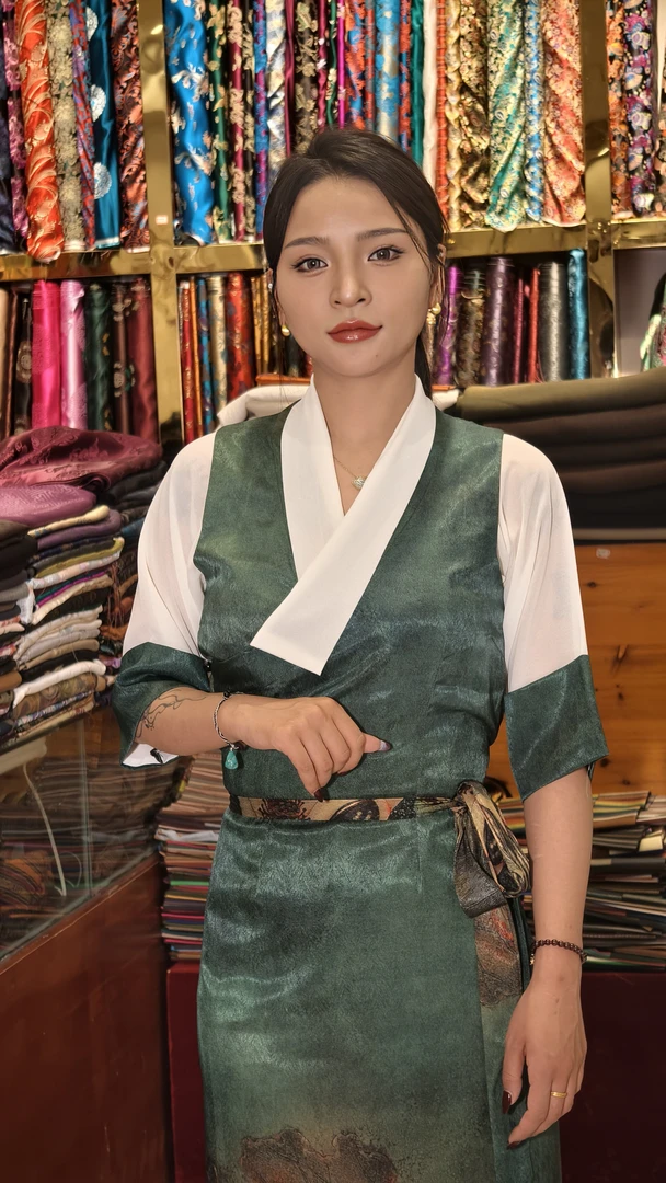 坚桑玛新款时尚假两件藏装