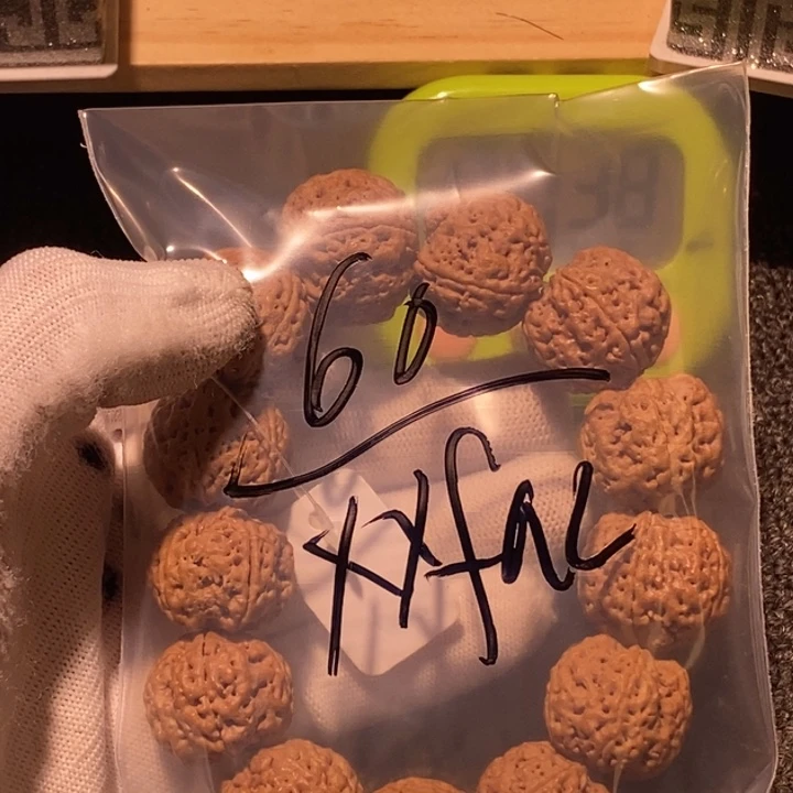 x***c吊坠金刚菩提好喜欢你这个造型噢太开心