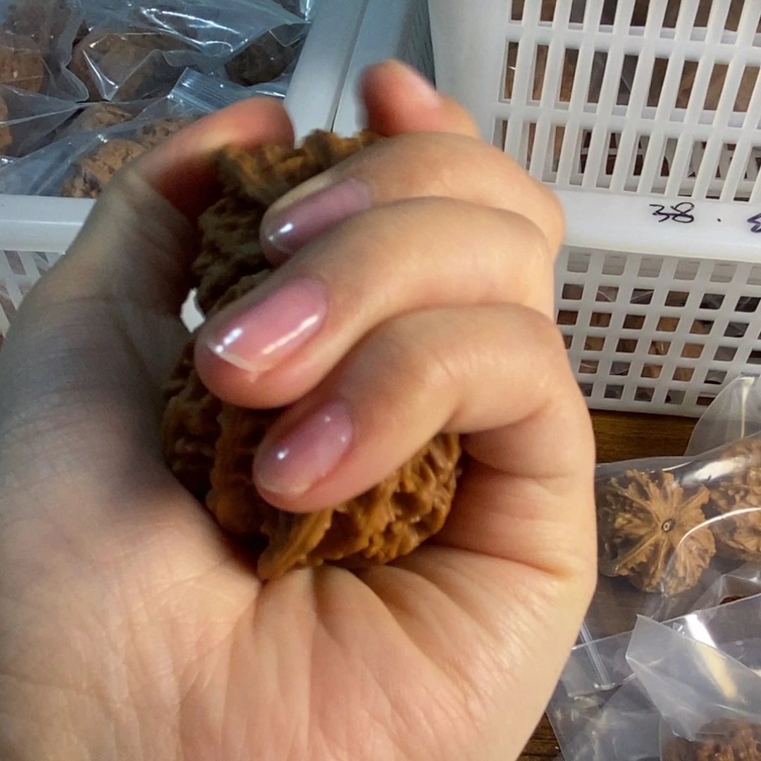 文玩核桃吊坠《**》苹果园80