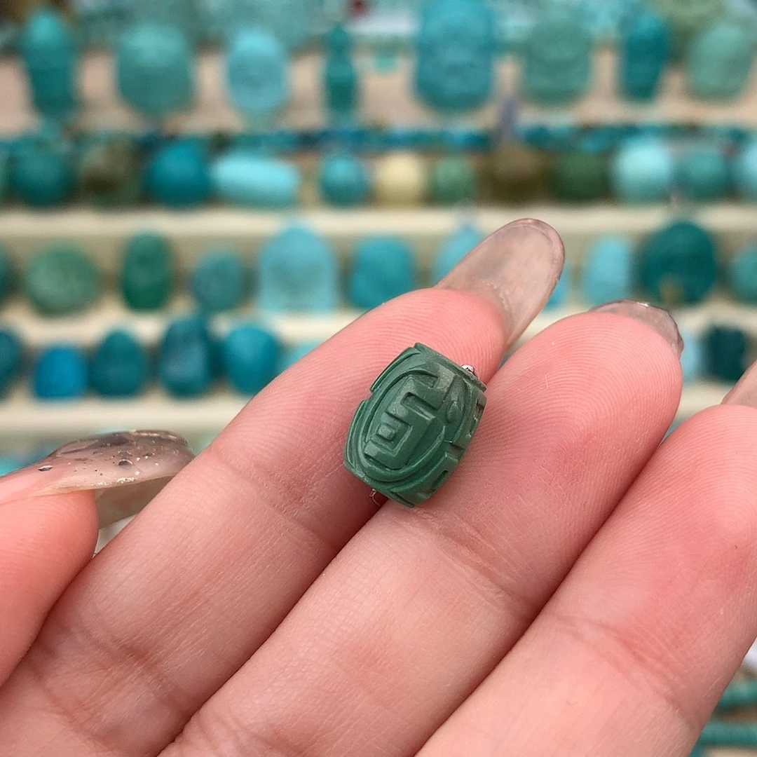 绿松石未镶嵌珠宝奇石