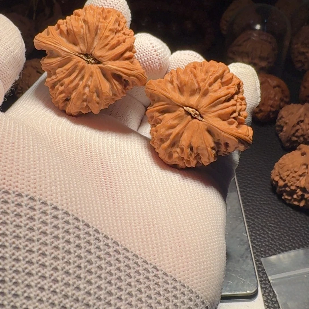 *****文玩核桃吊坠有黄有色差