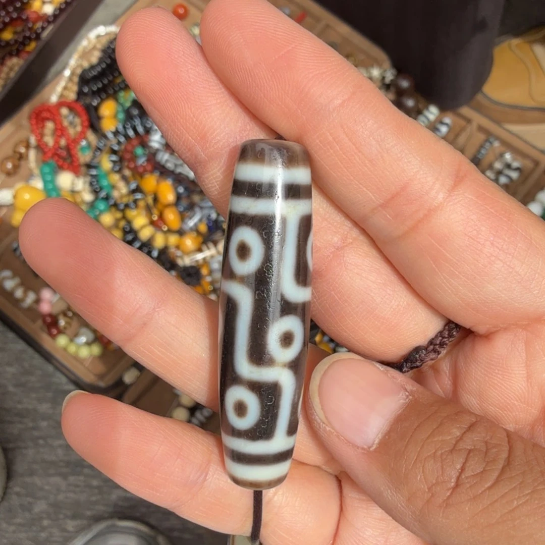 黑白大尺寸九眼天珠