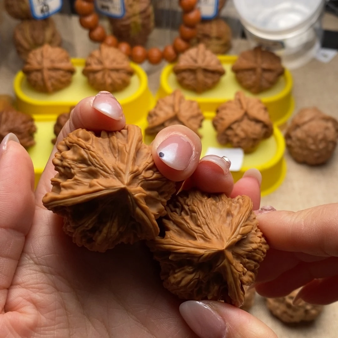 马***猴文玩核桃41大奔……………………