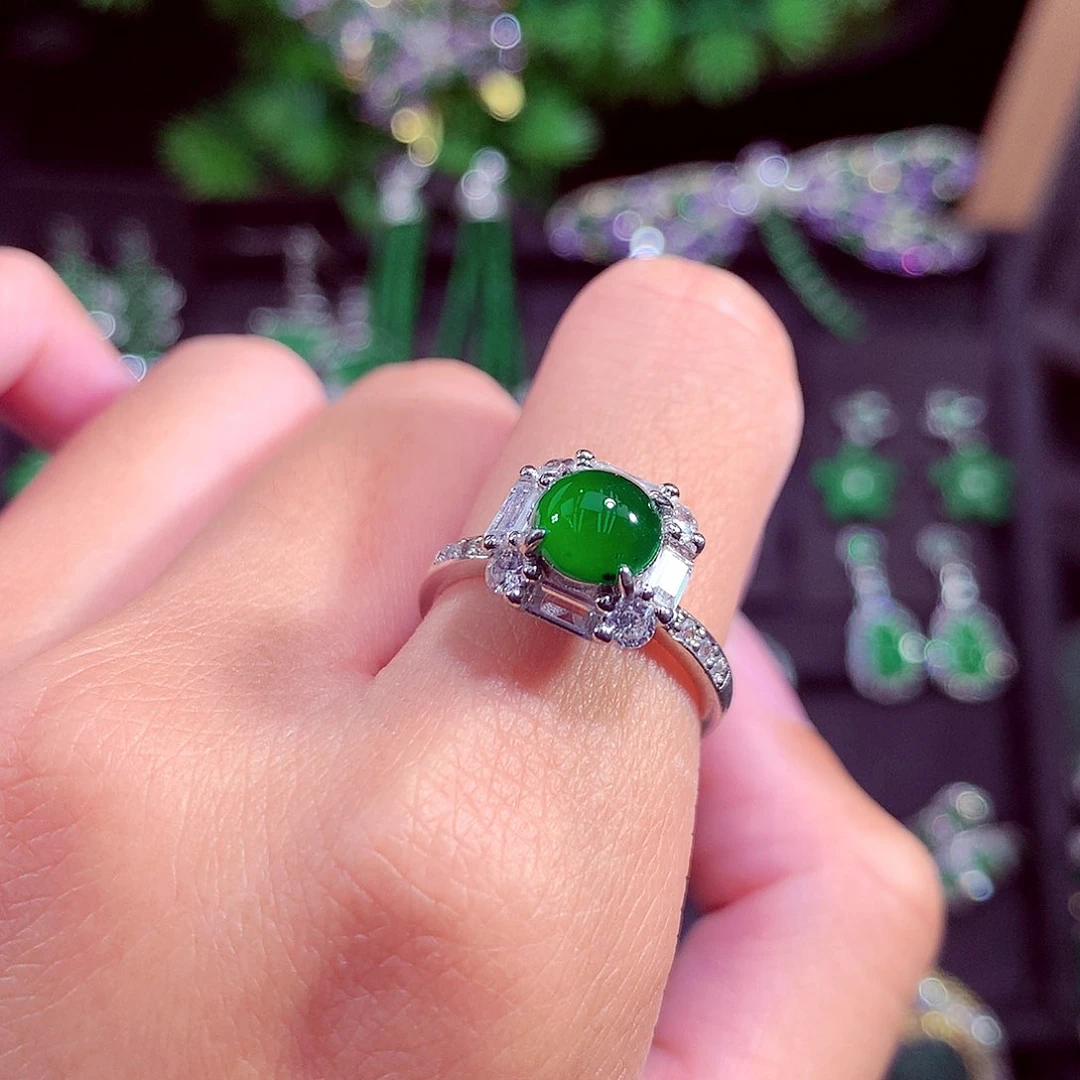 颈饰未镶嵌翡翠天然