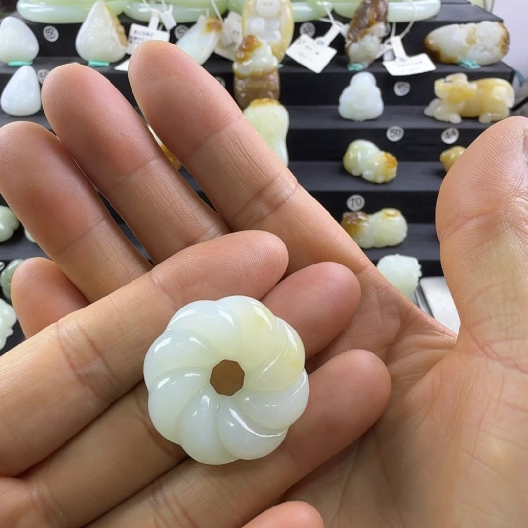 和田玉未镶嵌颈饰挂件麻花扣