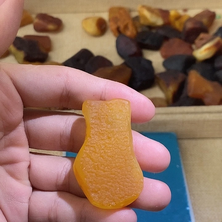 琥珀未镶嵌裸石蜜蜡