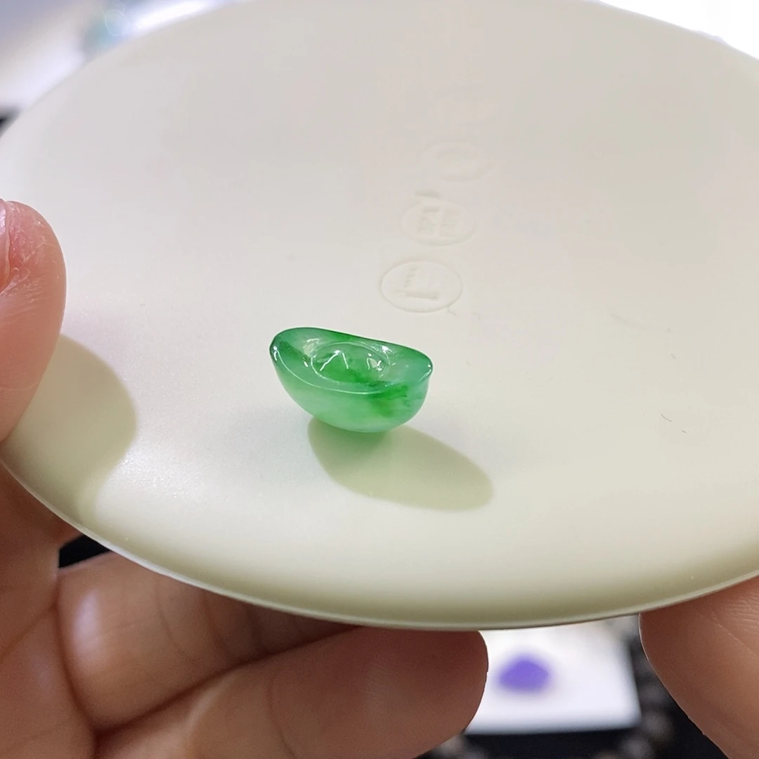 未镶嵌挂件翡翠元宝