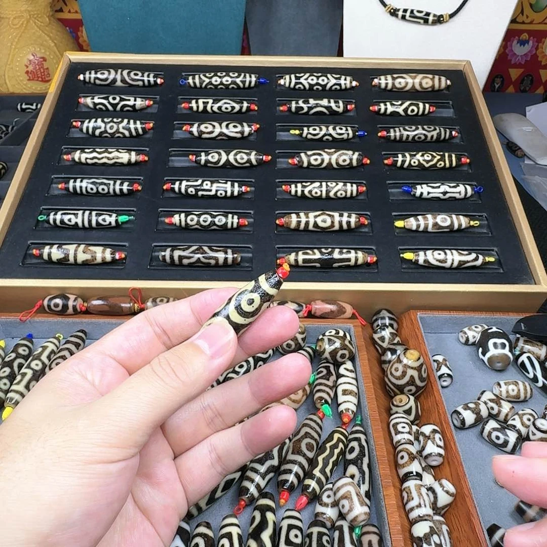 玛瑙/玉髓颈饰未镶嵌老****腚