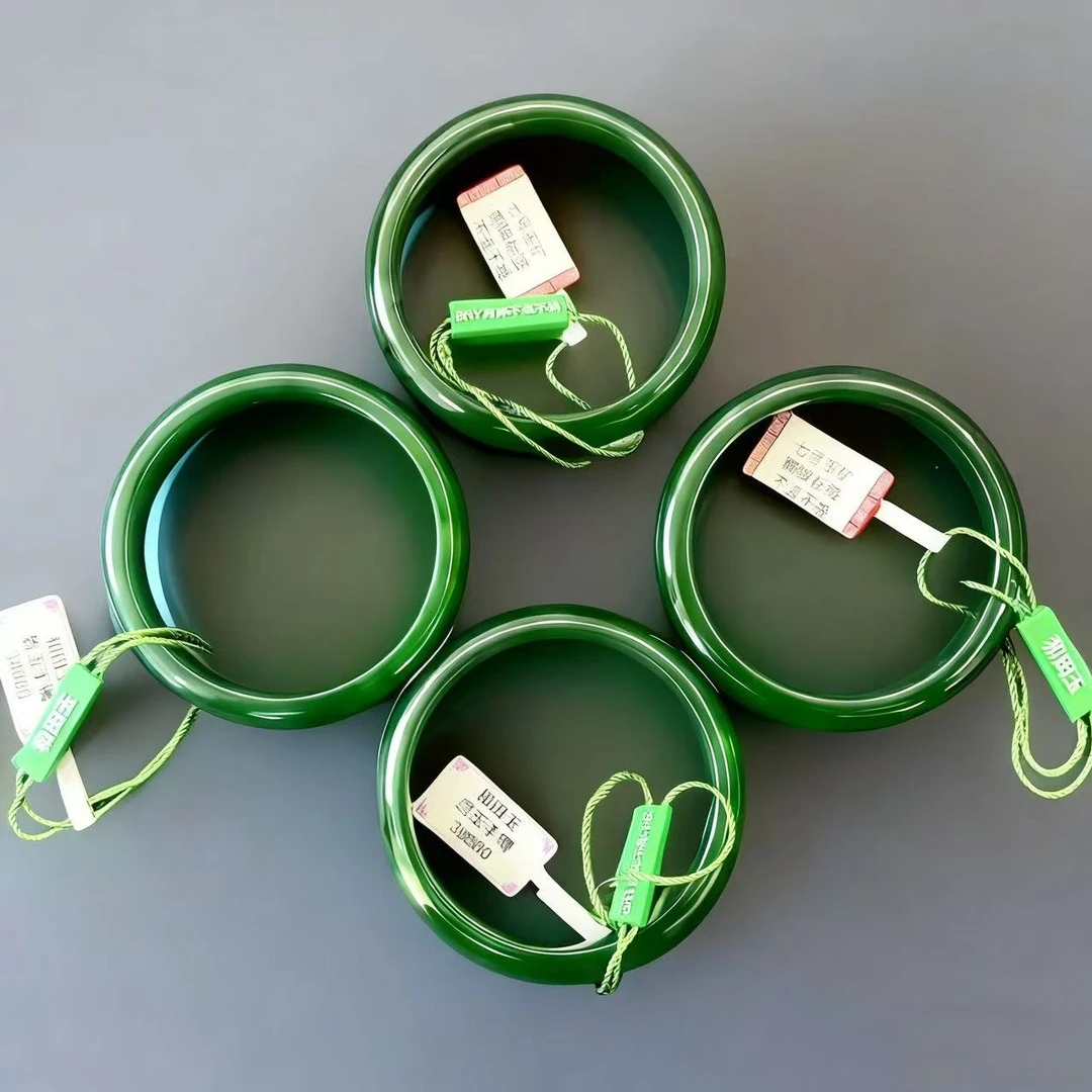 《抖音基地质检发货》正品 和田玉碧玉手镯多样发一➕镯心吊坠