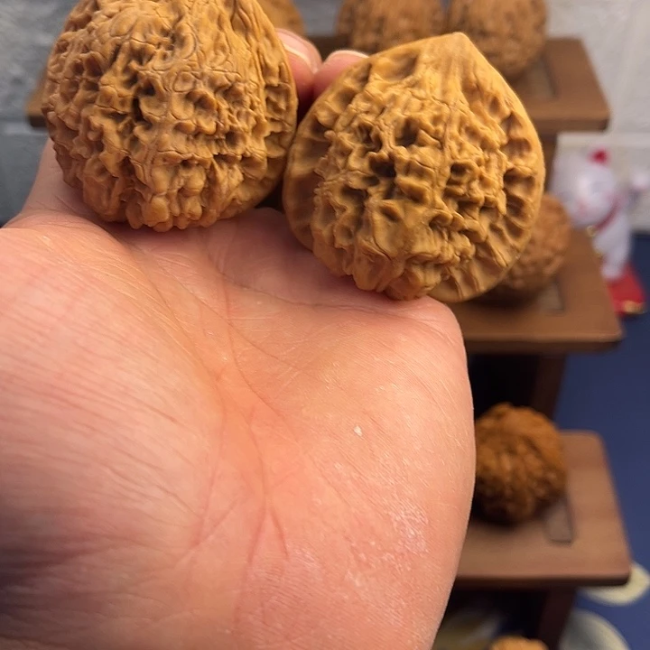 狮***生文玩核桃吊坠大官帽