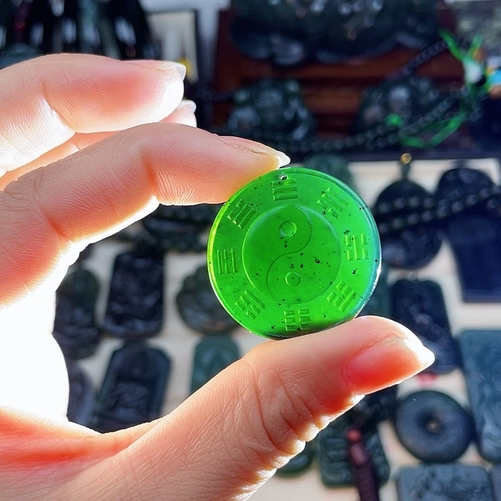 蛇纹石玉未镶嵌挂件泰山玉八卦