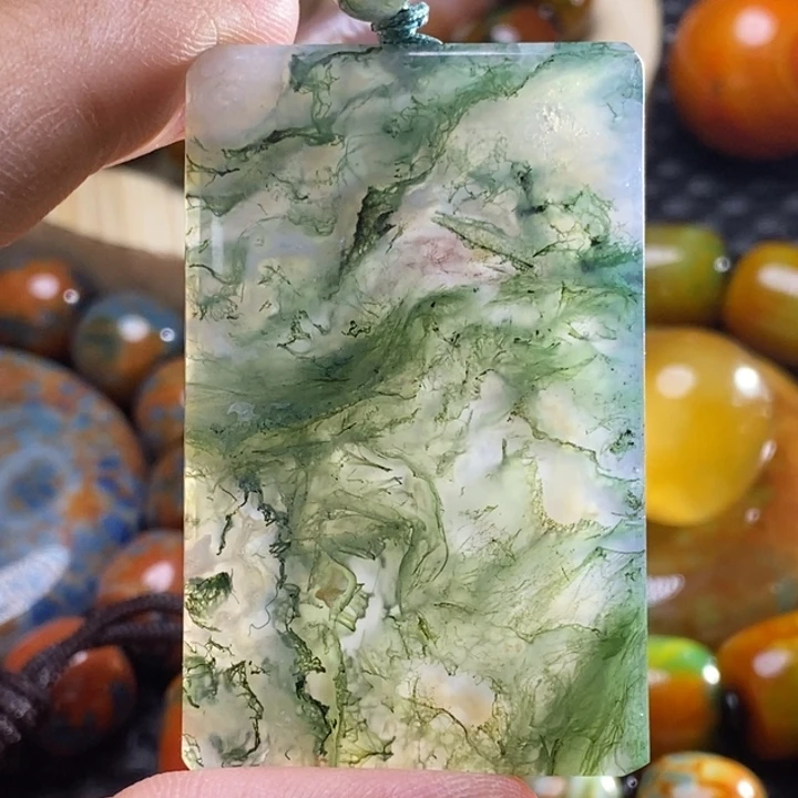 用***8玛瑙/玉髓未镶嵌颈饰