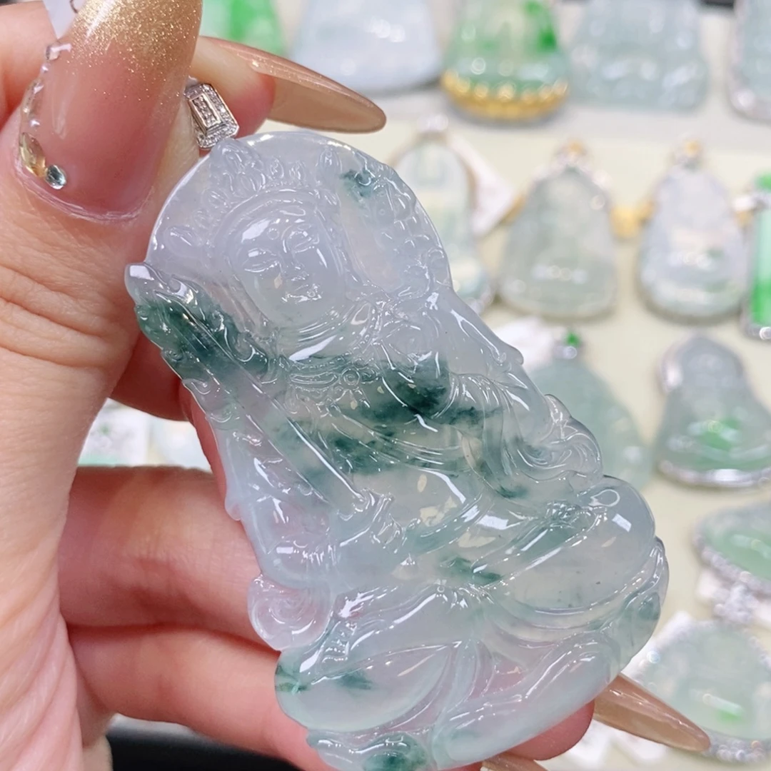 翡翠18K金镶嵌颈饰虚空藏