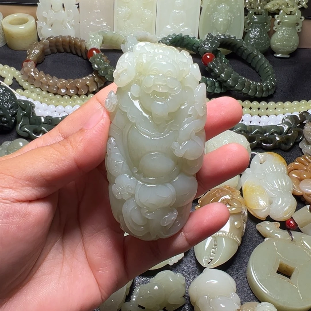 雄***鹰和田玉未镶嵌颈饰