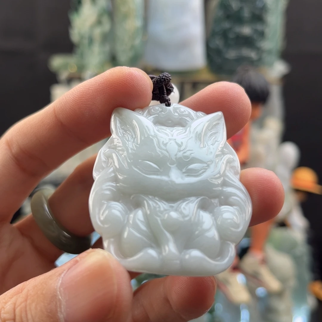 翡翠未镶嵌颈饰九尾