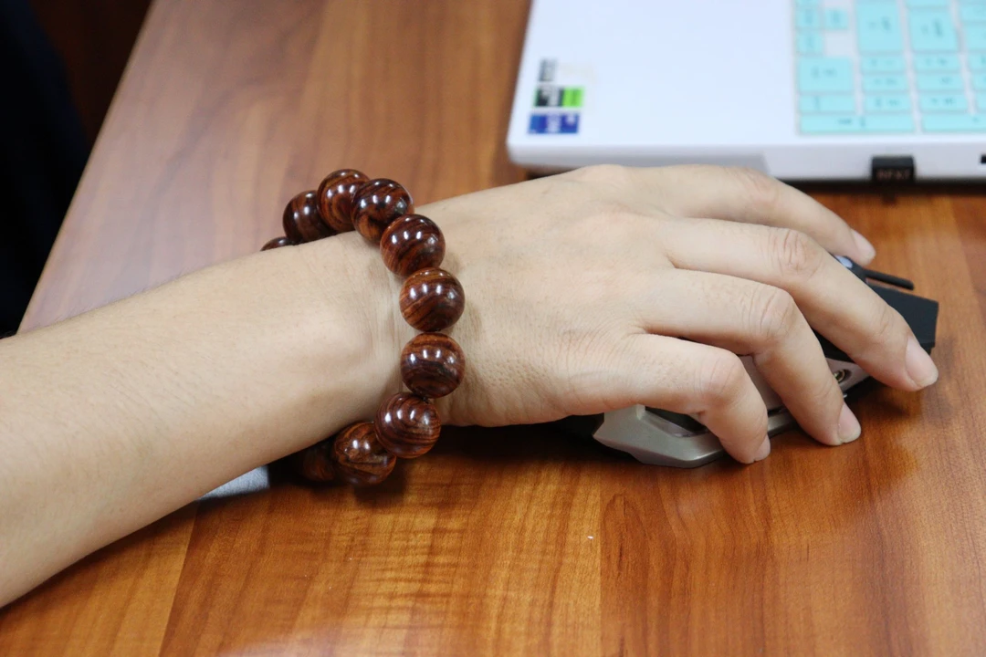 海南黄花梨黄金底小密纹1.8手串