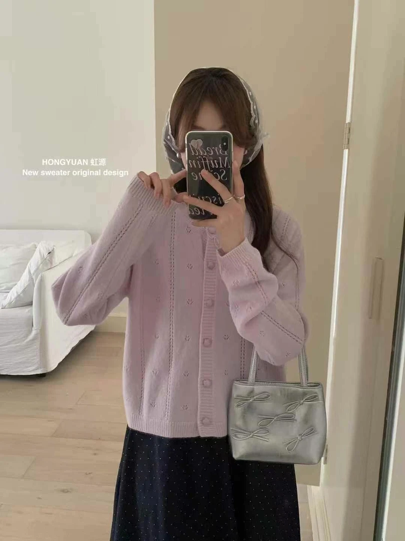 早春2025新款韩版宽松圆领单排宽松钩花镂空针织开衫外套女