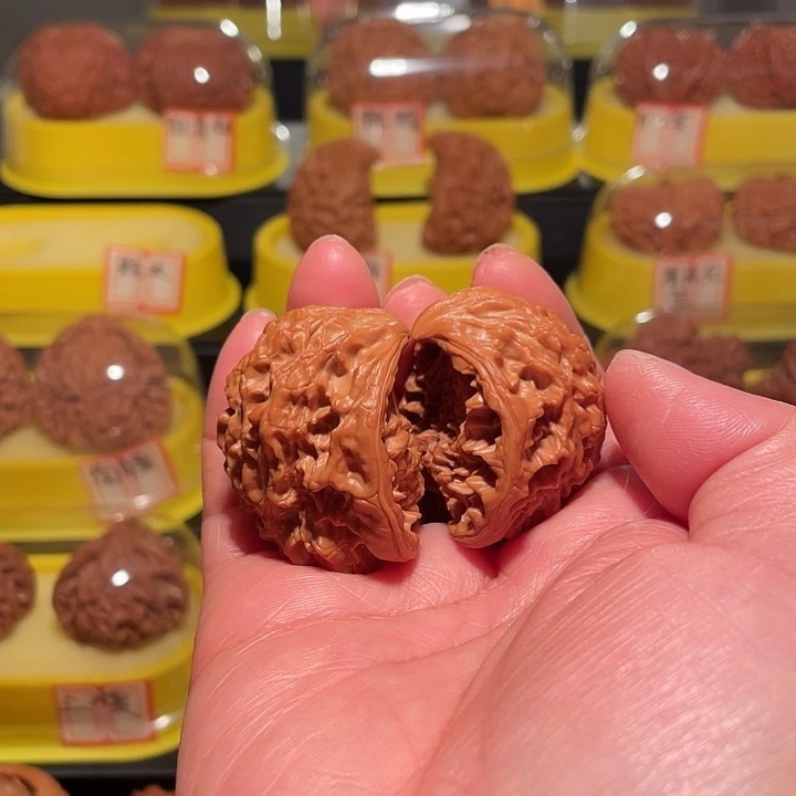 野***腿木质文玩麻核桃蛇头