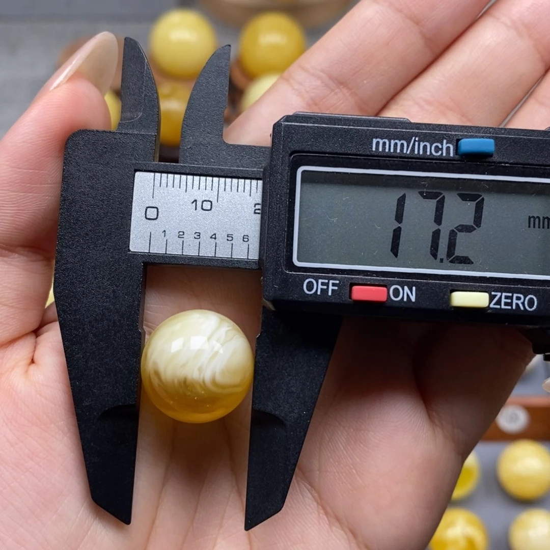 未镶嵌琥珀珠宝奇石