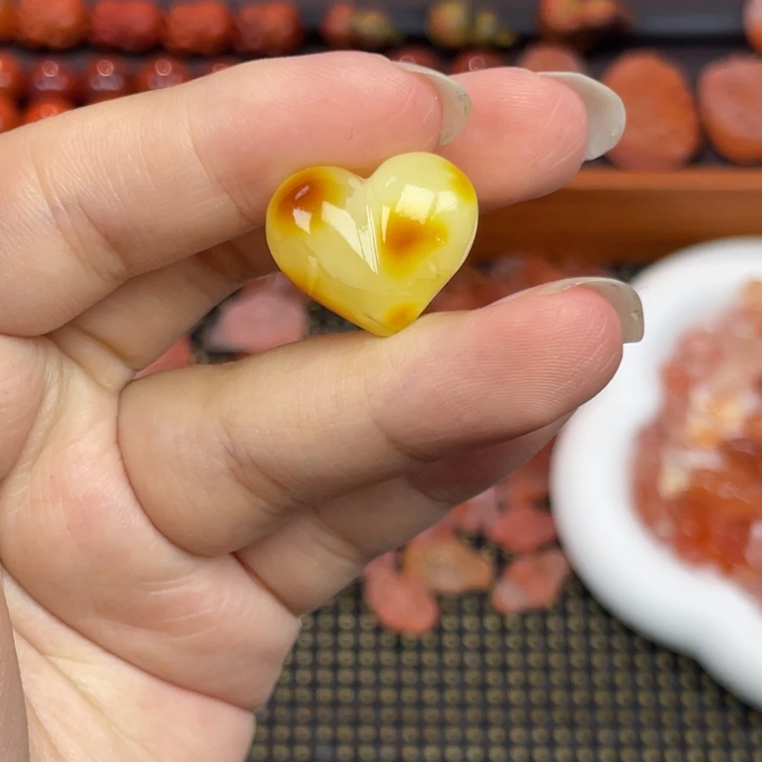 南红玛瑙未镶嵌配饰屁桃