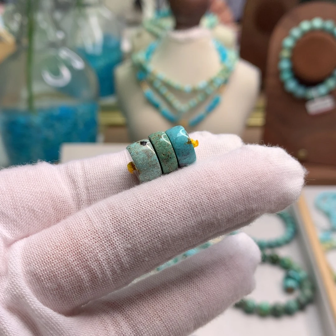 绿松石未镶嵌饰品