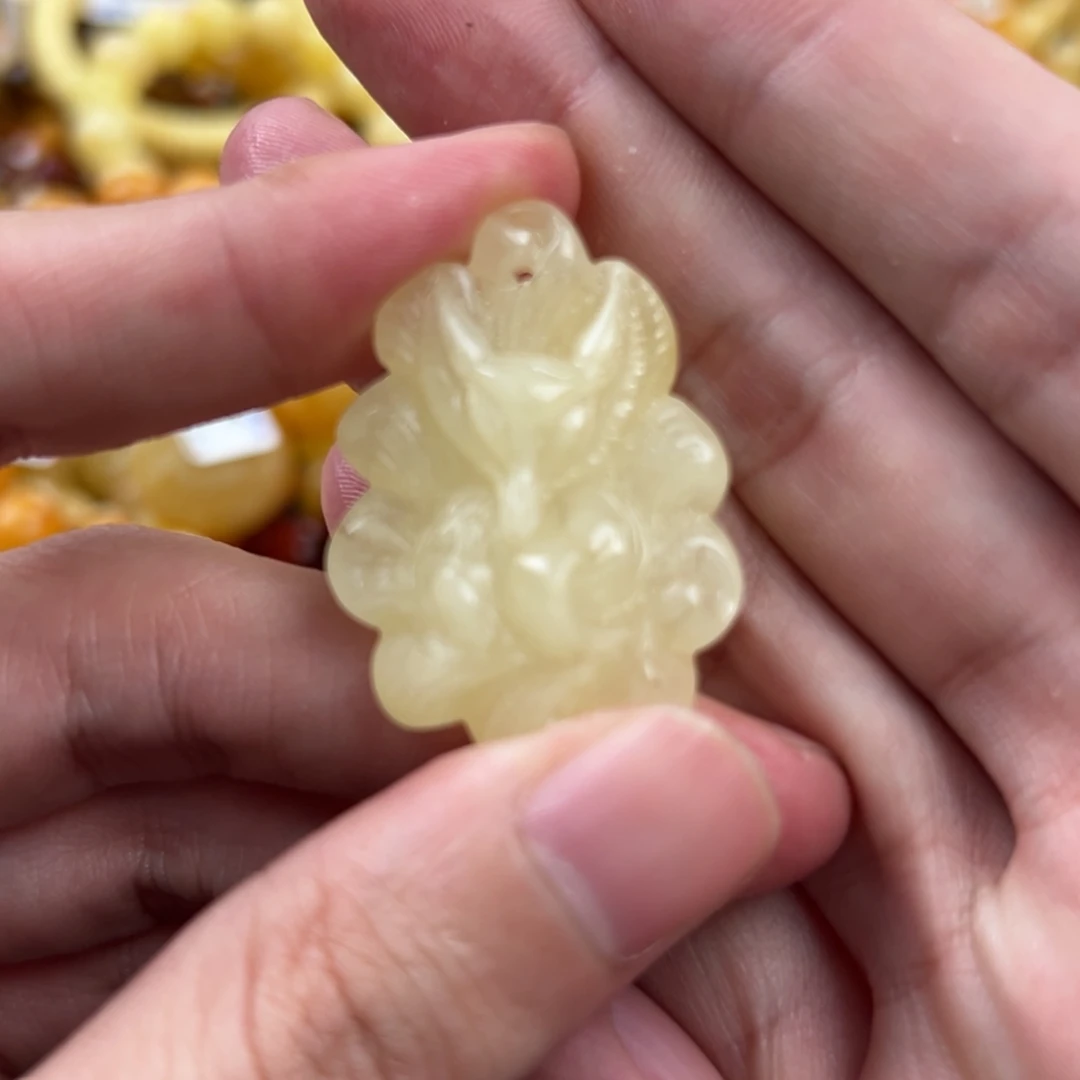 琥珀未镶嵌珠宝奇石