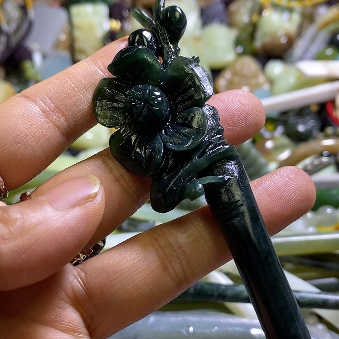 未镶嵌岫玉发簪一个