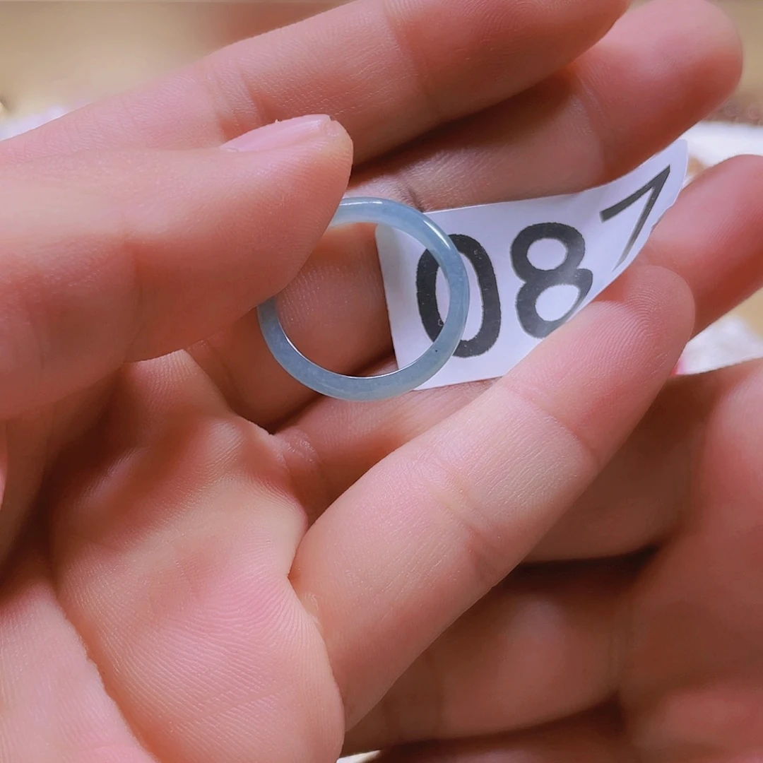 翡翠戒圈未镶嵌蓝水