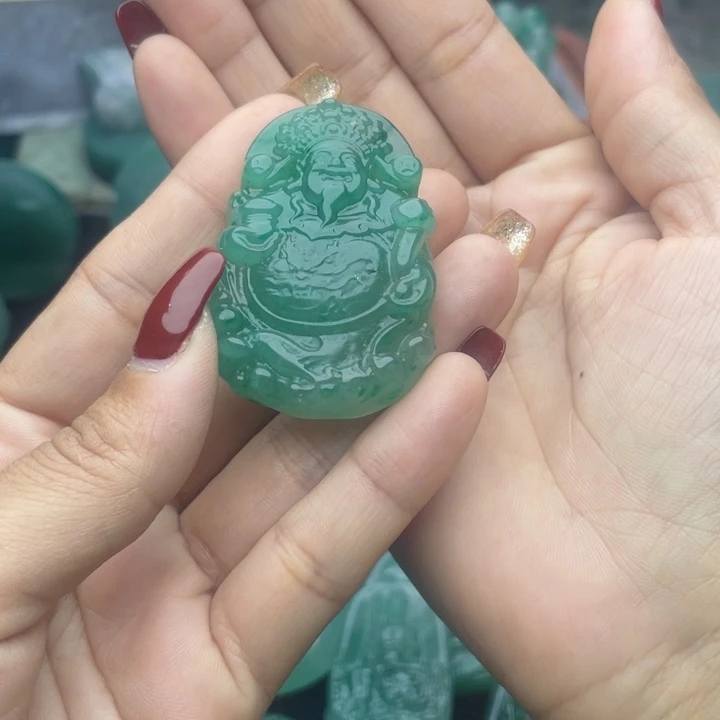 定制石英质玉未镶嵌扇*