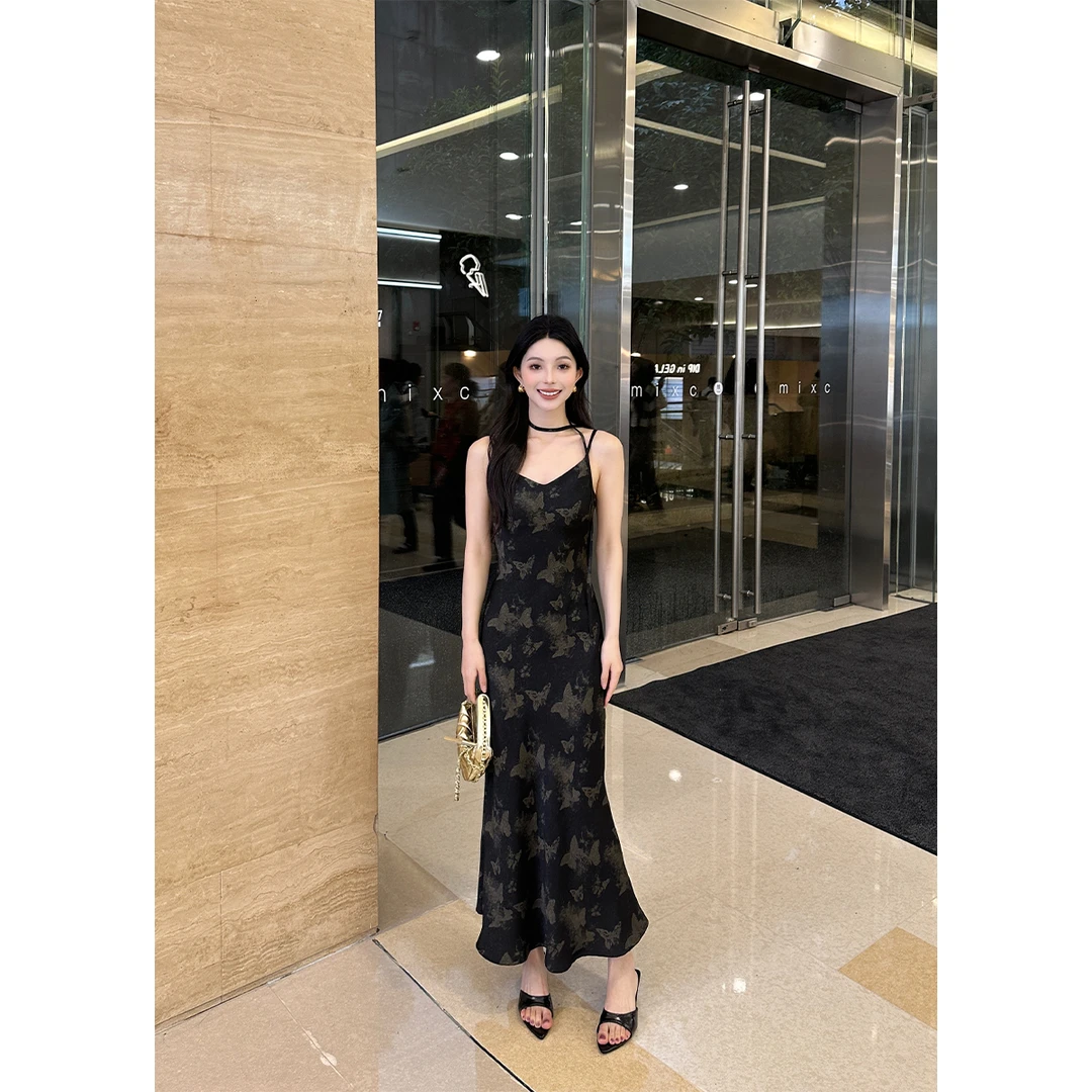 【猫七七】夏季新款设计感长裙显瘦吊带连衣裙蝴蝶印花裙子Q52LQ391