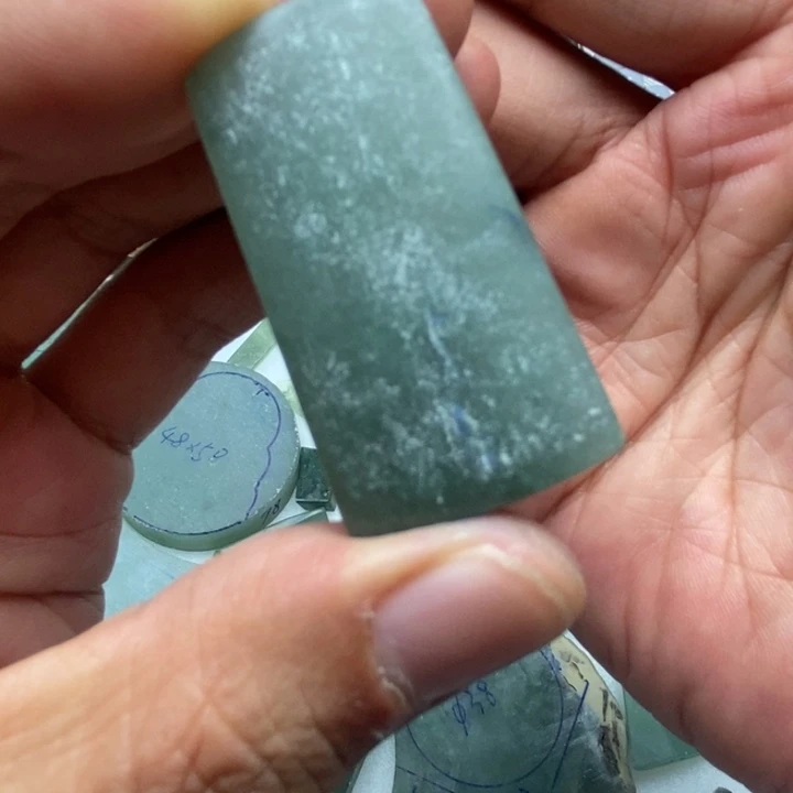 翡翠裸石毛料不包工